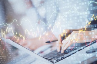 如何分析股票涨跌原因？股票不涨的因素有哪些？