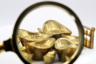 如何准确分析黄金行情的发展方向？这种发展方向如何引导投资行为？