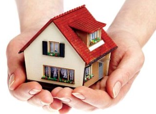 买房时如何应对房产市场变化？