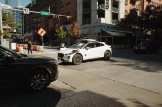 特斯拉无人驾驶出租车：华尔街热捧有加，落地进程却步履滞后