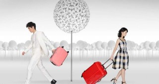 如何认识股价背离现象及市场含义？股价背离对投资决策有什么作用？