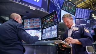 午盘：美股维持涨势 市场关注特朗普言论