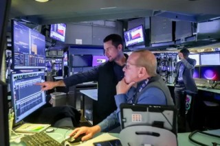 尾盘：道指重挫700余点 纳指一度跌破50日移动均线