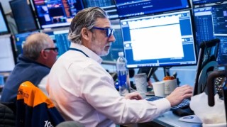 午盘：美股震荡走高 道指上涨230点