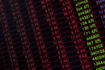 期货开盘时需要关注哪些方面？这些方面如何影响投资决策？