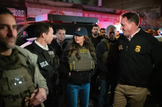 再引争议！美国土安全部长被爆支持为“移民竞争美公民身份”推出真人秀，美官员回应  第1张