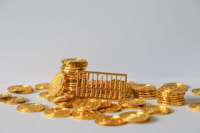 如何分析不同期货品种压力与价格关联？这种关联如何影响交易决策？  第1张