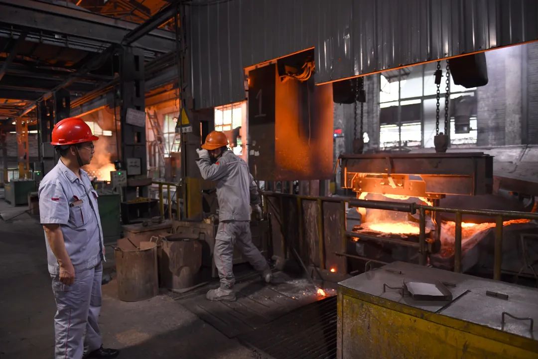 钢价“跌成白菜”：市场寒冬背后的深层震荡  第3张