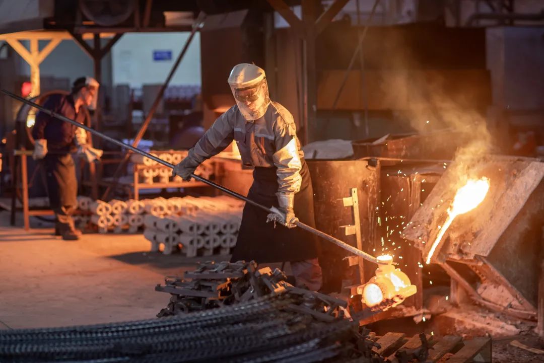 钢价“跌成白菜”：市场寒冬背后的深层震荡  第4张