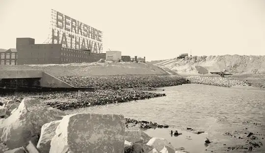 买入伯克希尔,为何是巴菲特此生最大的失误 第1张 买入伯克希尔,为何是巴菲特此生最大的失误 第1张