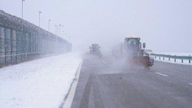 上海飞西安延误了5小时，突降暴雪，航班大面积延误！大批人被困机场  第7张