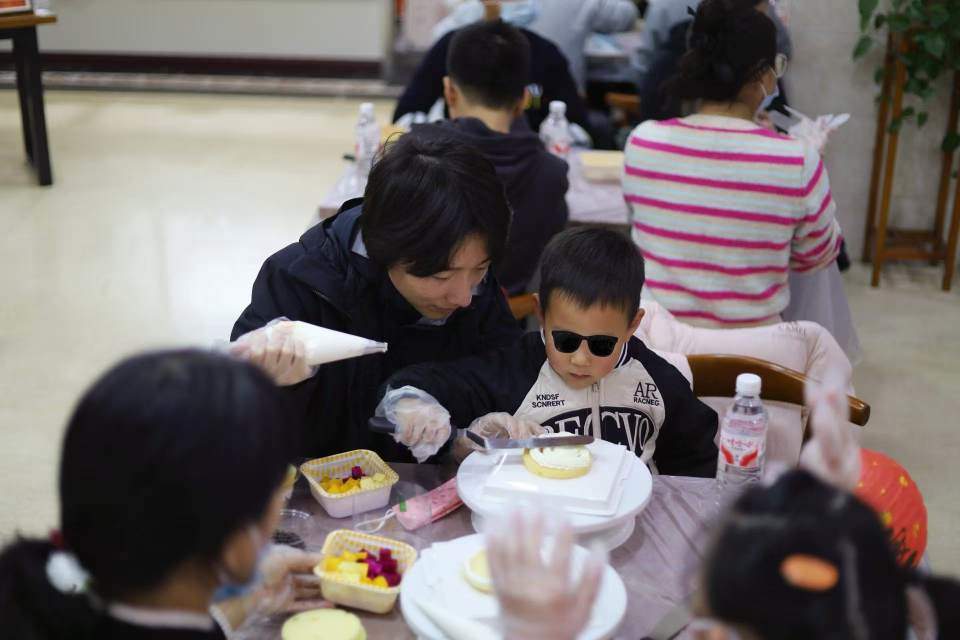 徐胤泽谈“胤泽童心计划”:健康是长期平衡,情感陪伴本身就是一种预防 第2张 徐胤泽谈“胤泽童心计划”:健康是长期平衡,情感陪伴本身就是一种预防 第2张