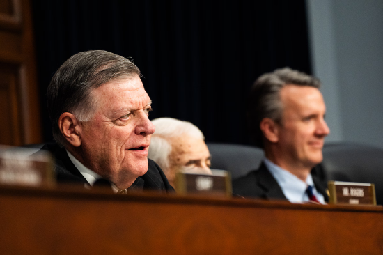 美国国会推进政府拨款法案 避免政府停摆 第1张 美国国会推进政府拨款法案 避免政府停摆 第1张