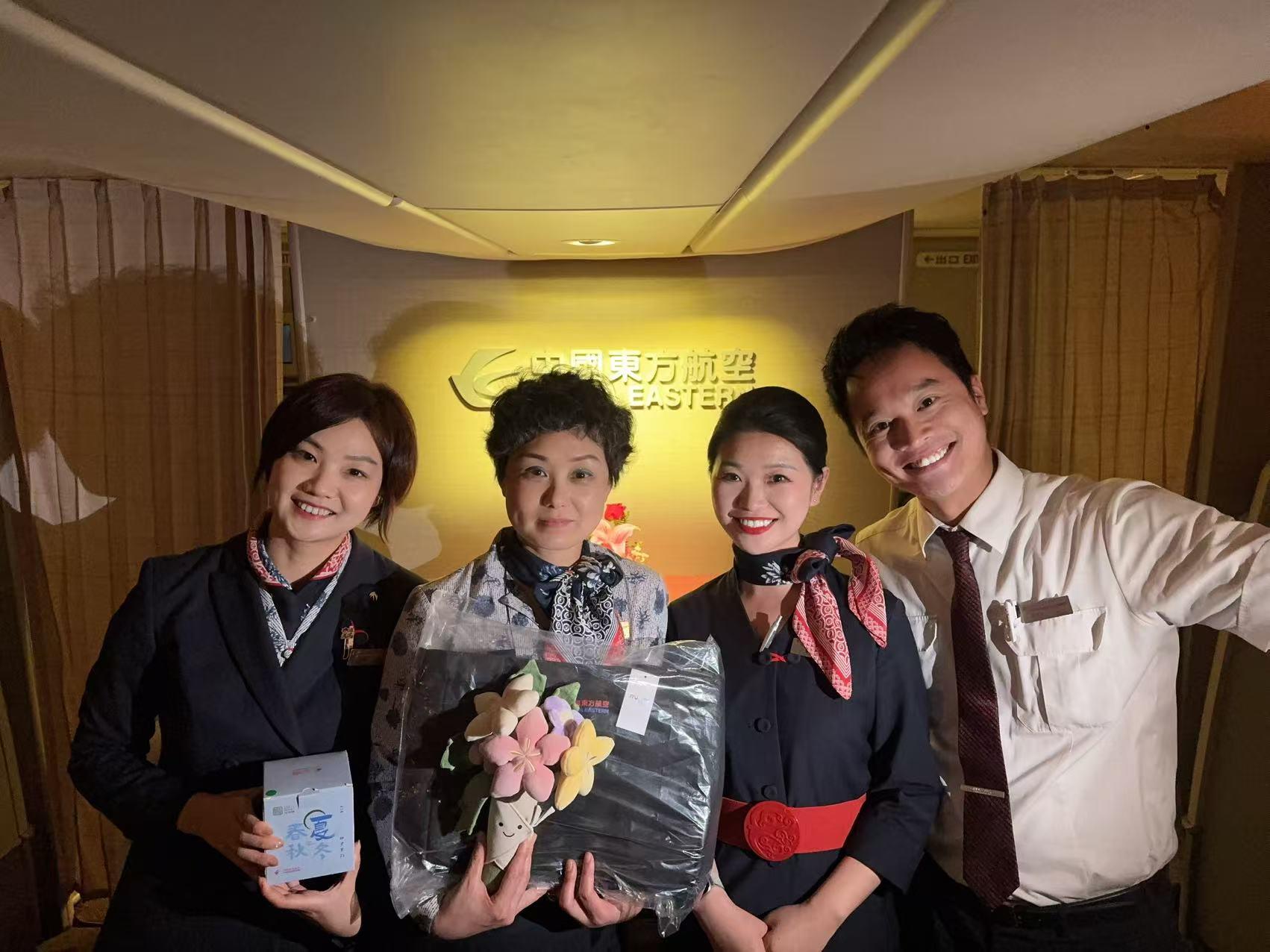 东航乘务员陈莉:服务好职业生涯中最后一个春运 第1张 东航乘务员陈莉:服务好职业生涯中最后一个春运 第1张