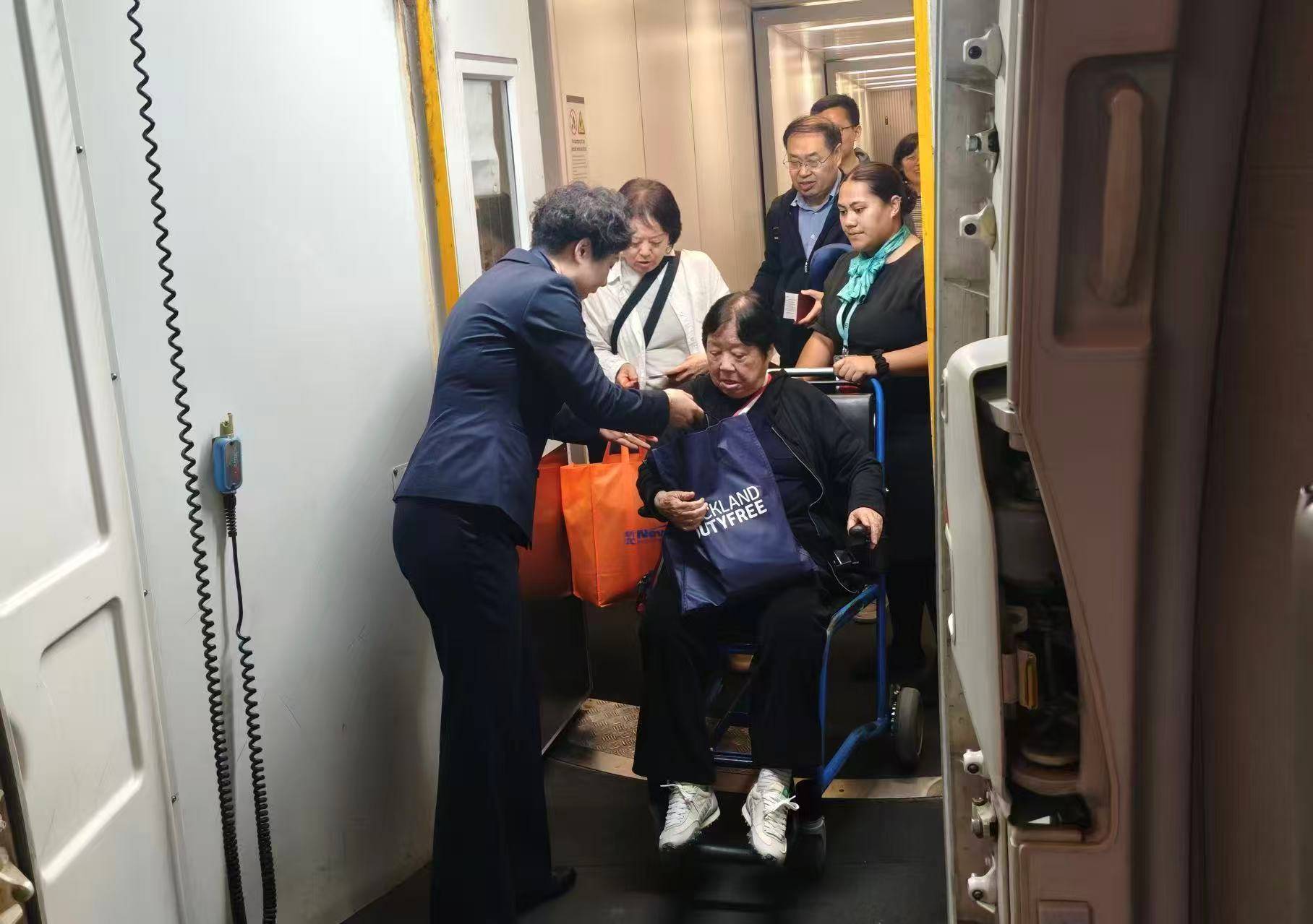 东航乘务员陈莉:服务好职业生涯中最后一个春运 第2张 东航乘务员陈莉:服务好职业生涯中最后一个春运 第2张