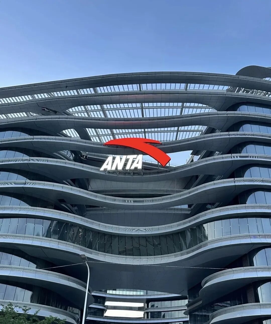 安踏120亿收购彪马29%股权!2026中国跨国并购首单落地 第2张 安踏120亿收购彪马29%股权!2026中国跨国并购首单落地 第2张