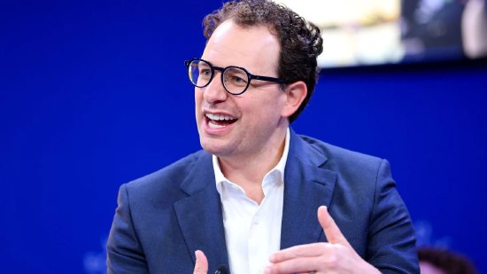 Anthropic更新Claude Cowork工具,旨在提升普通办公人员工作效率 第1张 Anthropic更新Claude Cowork工具,旨在提升普通办公人员工作效率 第1张