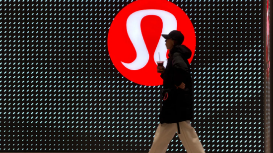 受代理权之争与关税拖累,Lululemon 发布疲软业绩指引 第1张 受代理权之争与关税拖累,Lululemon 发布疲软业绩指引 第1张