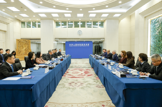 商务部部长王文涛会见苹果公司首席执行官蒂姆·库克 第2张 商务部部长王文涛会见苹果公司首席执行官蒂姆·库克 第2张