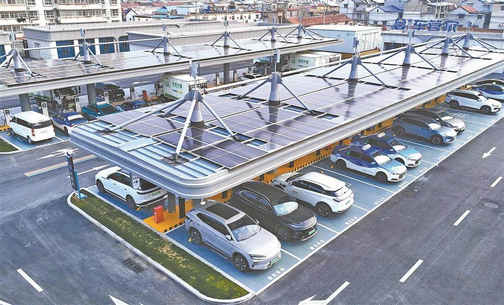 【图片新闻】  中国充电桩突破2100万个 第1张