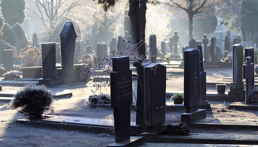 国人正在抛弃高价墓地 墓葬类上市公司“欲断魂” 第1张 国人正在抛弃高价墓地 墓葬类上市公司“欲断魂” 第1张