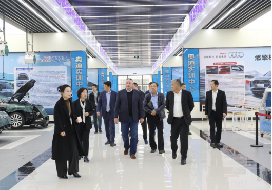 万通汽车教育携手艾沛克斯工具集团 共绘校企合作新蓝图  第2张